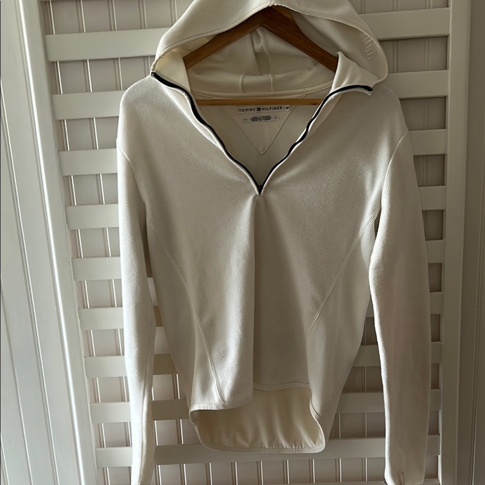 Tommy Hilfiger Cream V-Neck Sweater Classic Knit